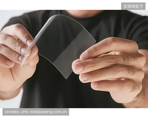 从石墨烯到PVDF压电薄膜，运动品牌对新材料的过度营销正在掩盖其在核心算法和数据服务上的短板
